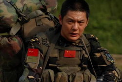 傅程鹏一家三口生活照,温馨时光，一家三口甜蜜满溢