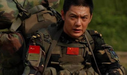 傅程鹏一家三口生活照,温馨时光，一家三口甜蜜满溢