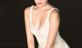 演员阚清子的照片,光影交织下的美丽瞬间